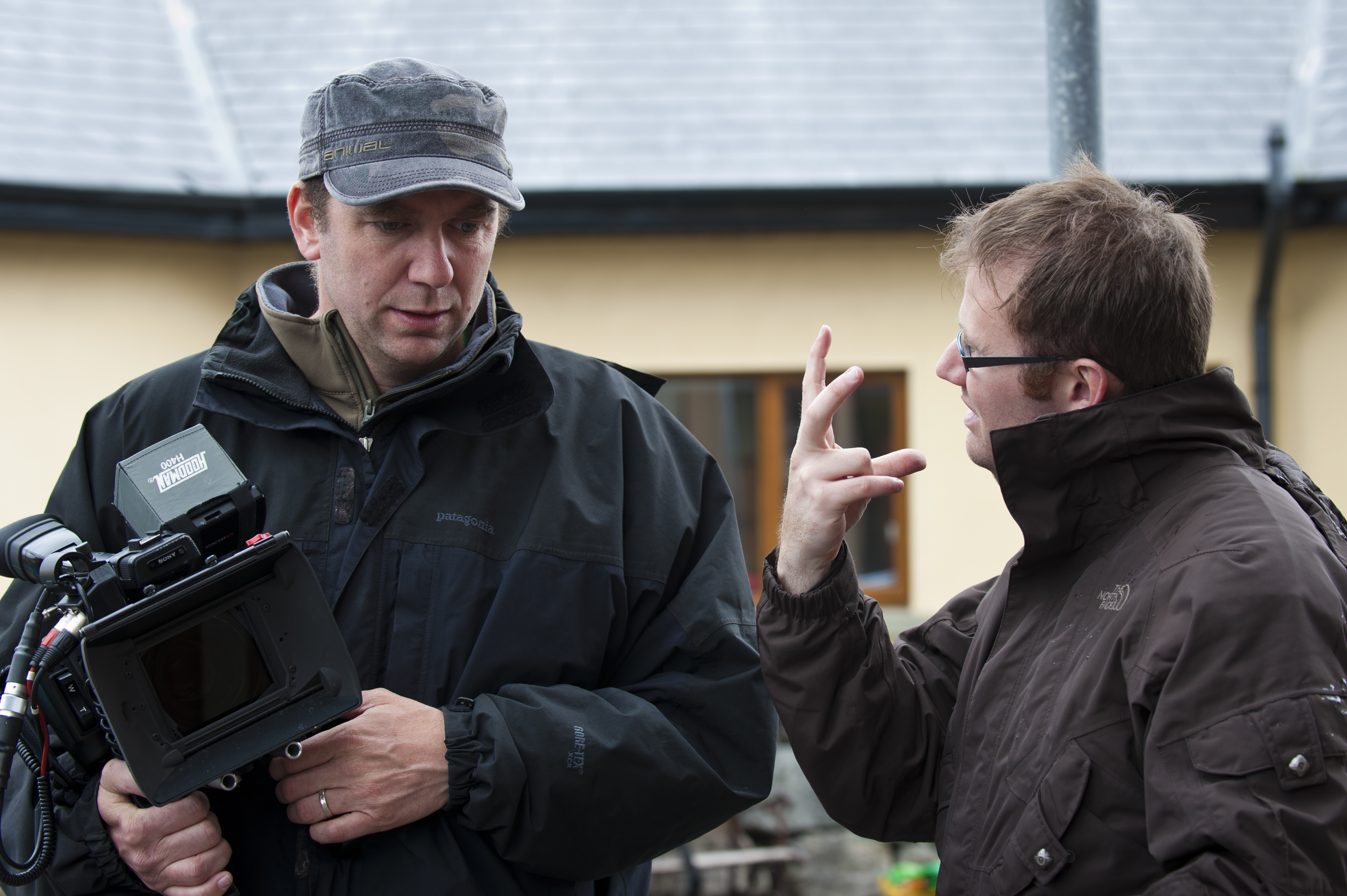 Diarmuid Goggins and DoP Russell Gleeson discuss a shot.