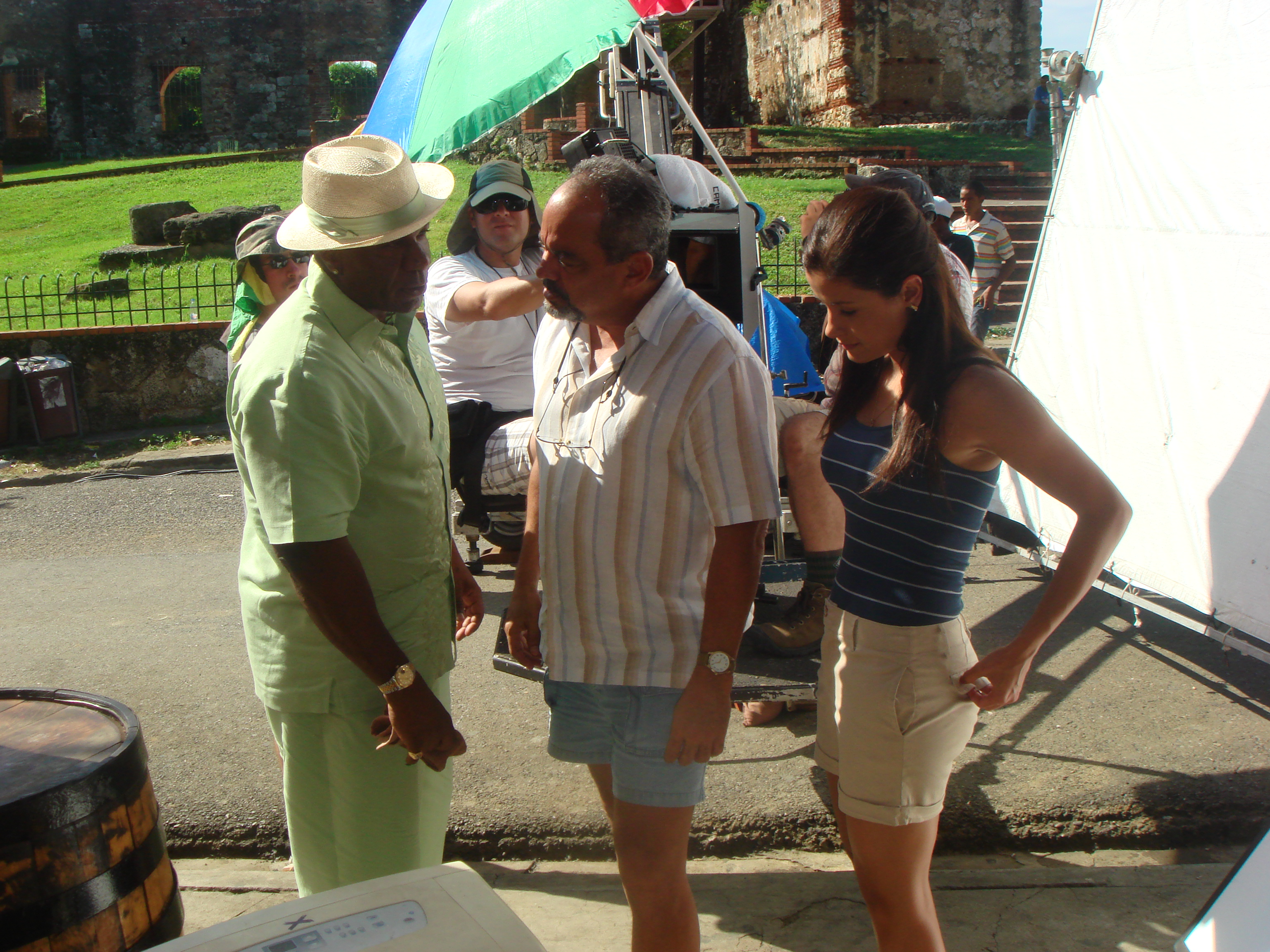 On set of Film - Project Crime; Ving Rhames, Director Alfonso Rodriguez & Catalina Rodriguez
