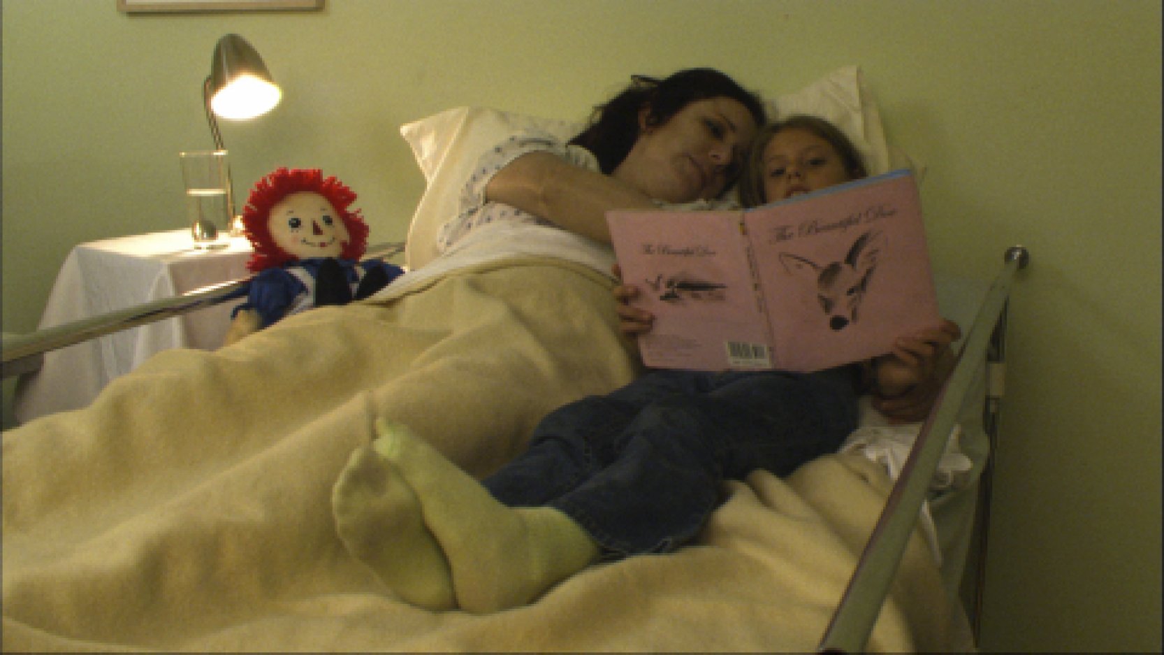 Still of Elana Krausz and Ava Leigh Bailey in The Gift: At Risk (2007)