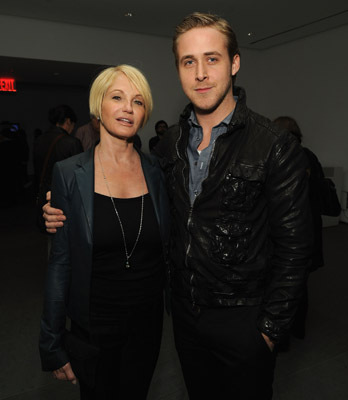 Ellen Barkin and Ryan Gosling at event of The Visitor (2007)