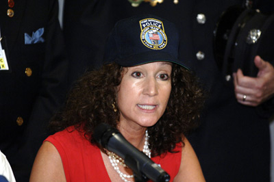 Bunny Dubin at event of Answering the Call: Ground Zero's Volunteers (2005)