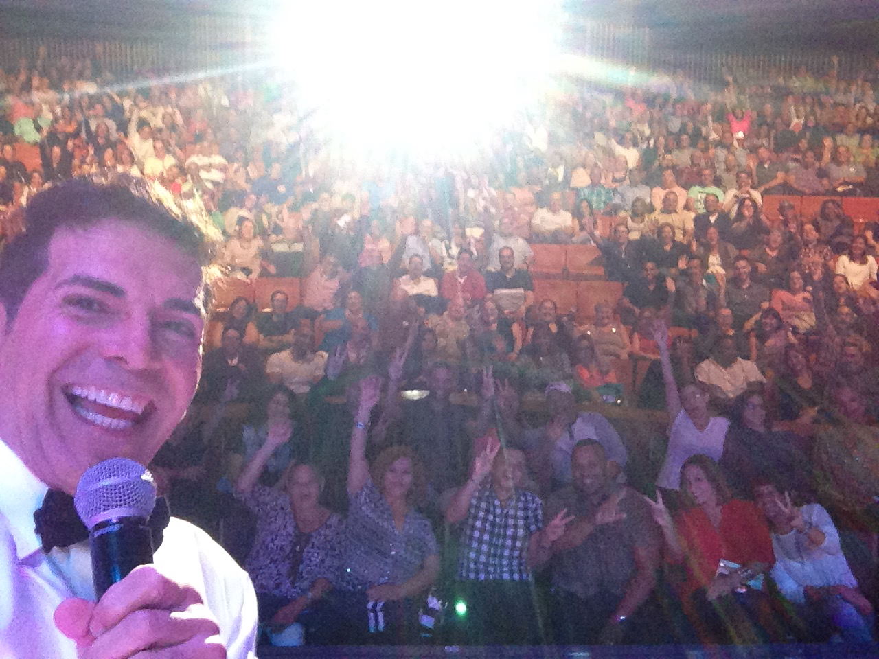 Actor-comedian Johnny Ray Opening Night Selfie Esto Si Es Un Show 2015 (Center for the Performing Arts)