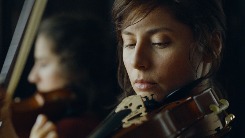 Judita Frankovic as a violin student in The Beat of Love