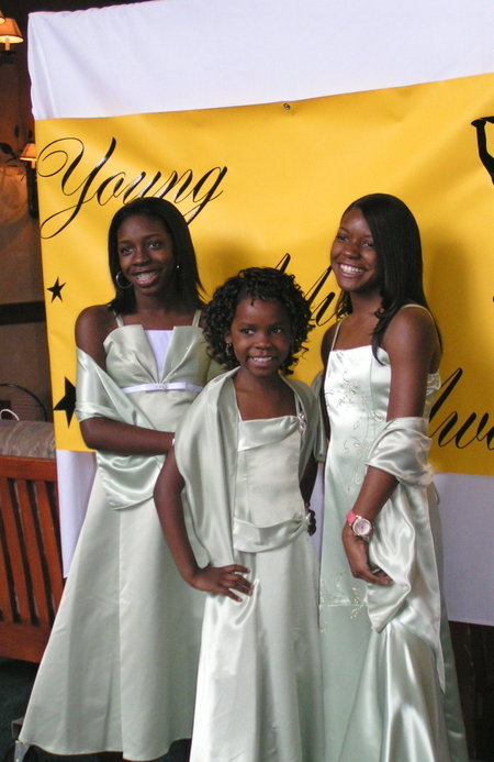 SG3 at the 2006 Young Artists Awards. The young female rappers performed during the event--orginal track 