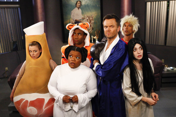 Still of Joel McHale, Yvette Nicole Brown, Alison Brie, Gillian Jacobs and Donald Glover in Community (2009)