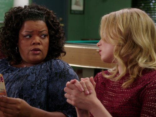 Still of Yvette Nicole Brown and Gillian Jacobs in Community (2009)