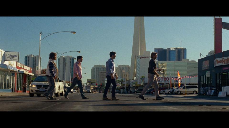 Still of Bradley Cooper, Zach Galifianakis and Ken Jeong in Pagirios 3: velniai zino kur (2013)