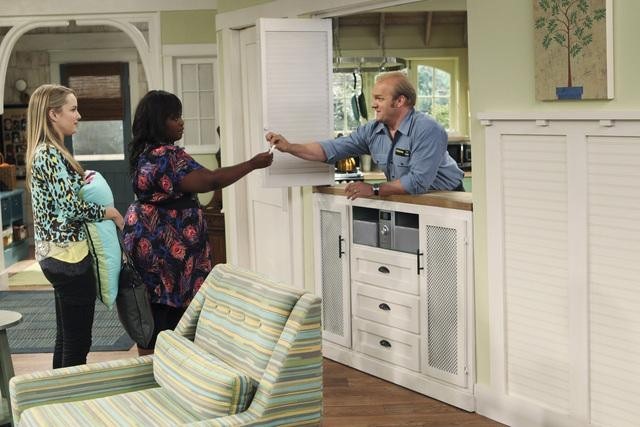 Still of Raven Goodwin, Eric Allan Kramer and Bridgit Mendler in Good Luck Charlie (2010)