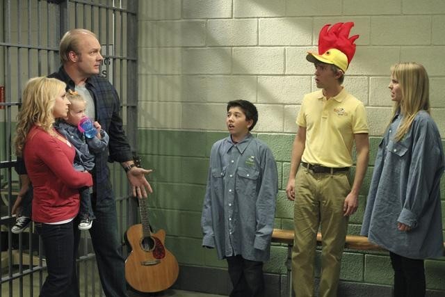 Still of Leigh-Allyn Baker, Eric Allan Kramer, Jason Dolley, Bridgit Mendler, Bradley Steven Perry and Mia Talerico in Good Luck Charlie (2010)