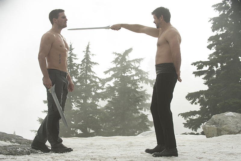 Still of Stephen Amell and Matt Nable in Strele (2012)