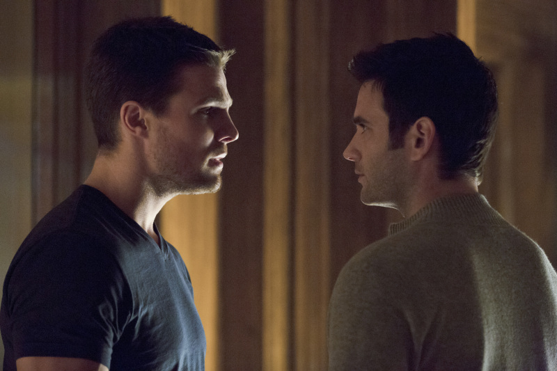 Still of Stephen Amell and Colin Donnell in Strele (2012)