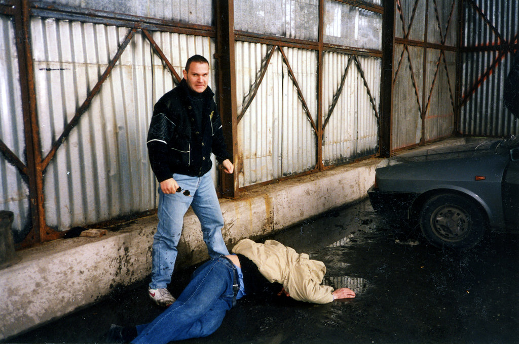 Marian Ralea and Nicolas Masson in Din Mijlocul Haitei (1995)