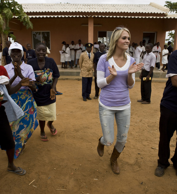 Still of Carrie Underwood in American Idol: The Search for a Superstar (2002)