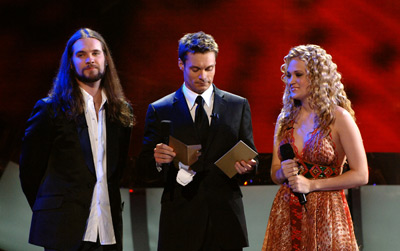 Ryan Seacrest, Carrie Underwood and Bo Bice at event of American Idol: The Search for a Superstar (2002)