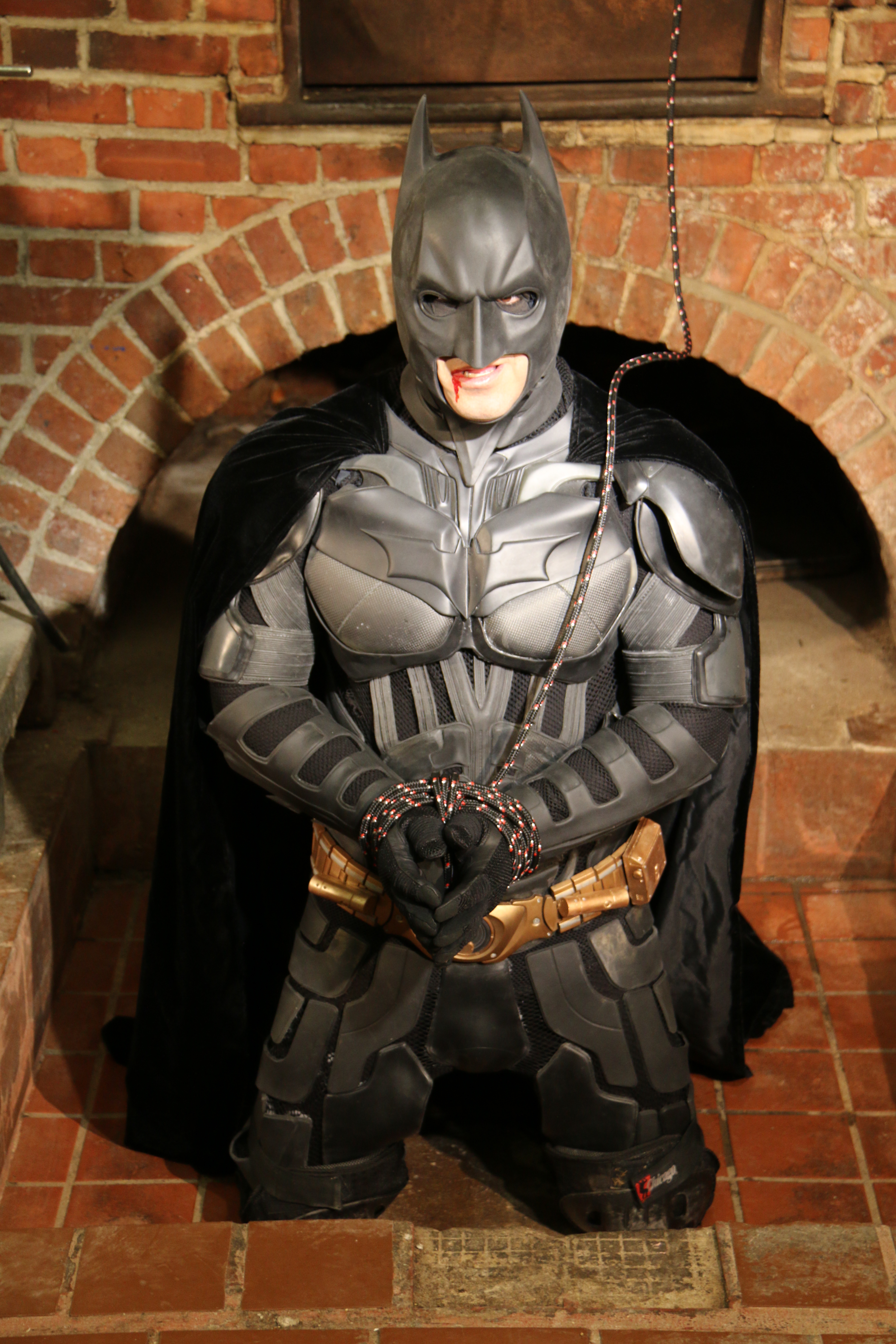 Great scene shoot of Tom in the bat suit on the set of 