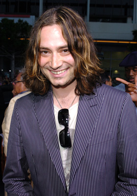 Constantine Maroulis at event of The Longest Yard (2005)