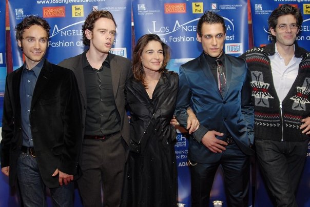 from left to right: Antonio Del Prete, Francesco Grifoni, Lina Sastri, Pierluigi Coppola, Julio Perillan. 