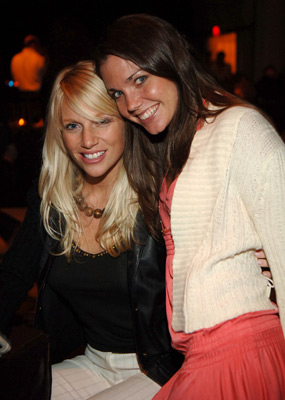 Rachel Krupa and Kelly Brady at event of Entourage (2004)