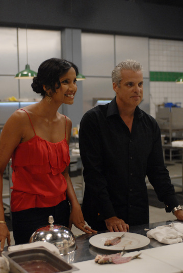 Still of Padma Lakshmi and Eric Ripert in Top Chef (2006)