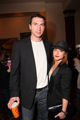 Wladimir Klitschko and Hayden Panettiere at event of The Perfect Game (2009)