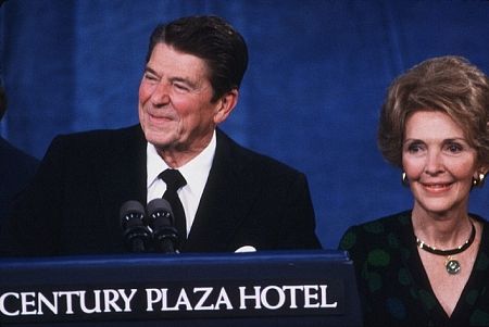 Ronald Reagan and wife Nancy campaigning for president