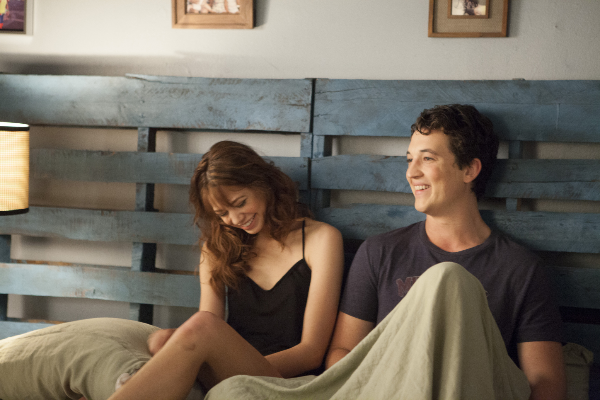 Still of Miles Teller and Analeigh Tipton in Dvieju naktu nuotykis (2014)