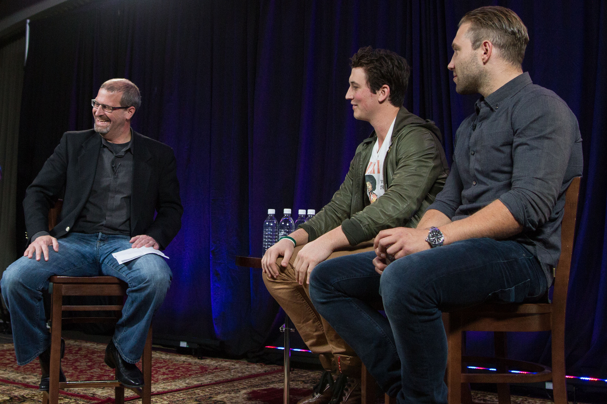 Miles Teller and Jai Courtney at event of Divergente (2014)