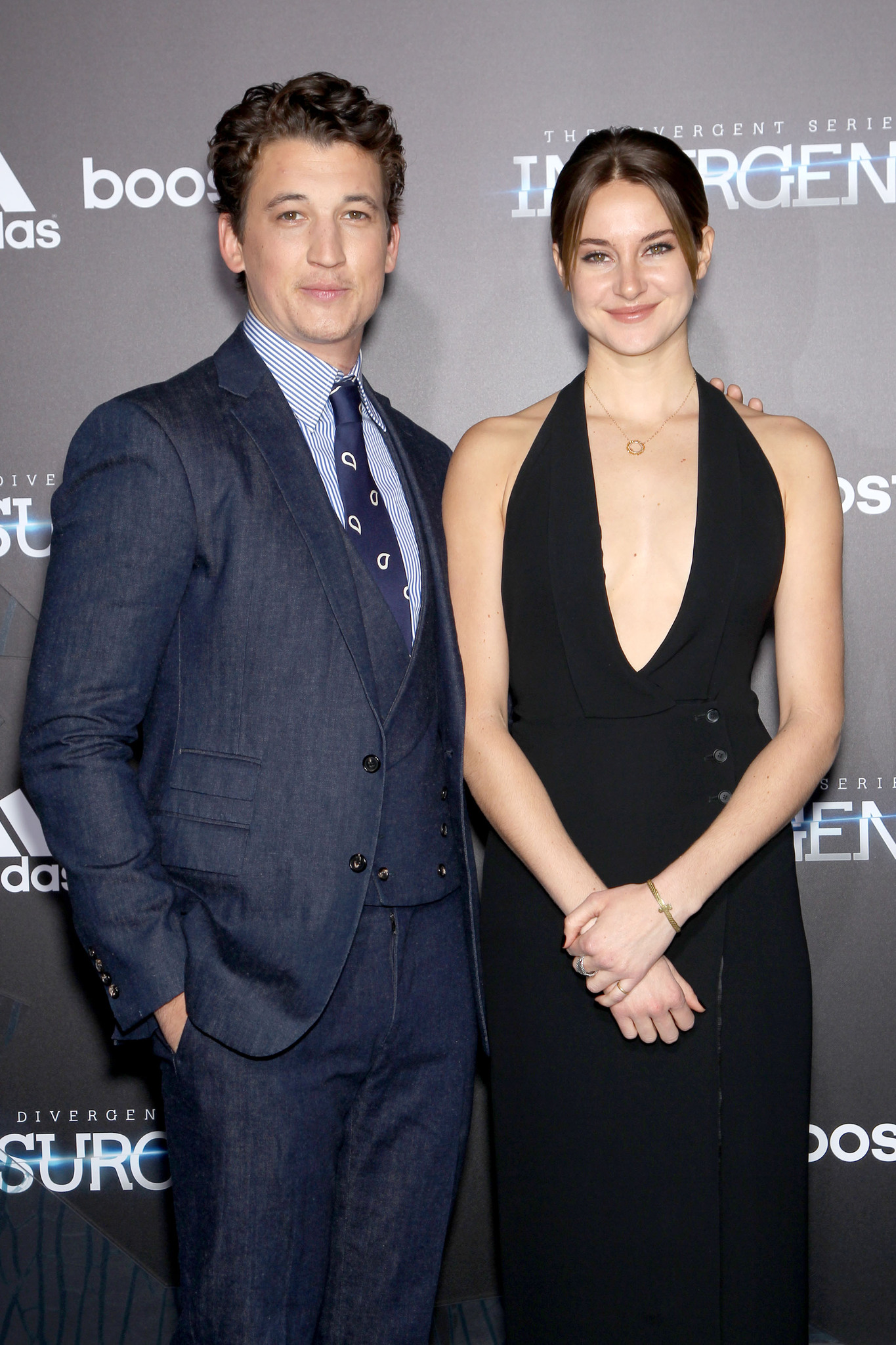 Shailene Woodley and Miles Teller at event of Insurgente (2015)
