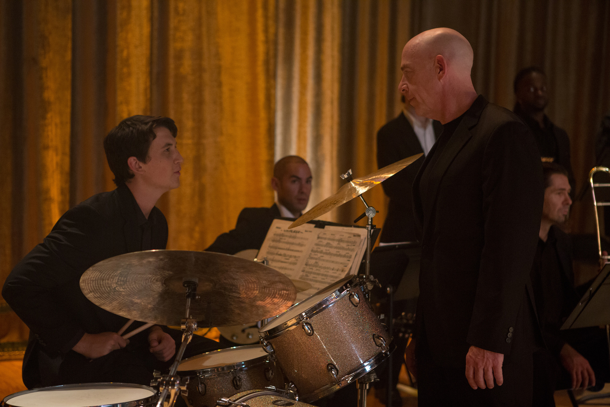 Still of J.K. Simmons and Miles Teller in Atkirtis (2014)