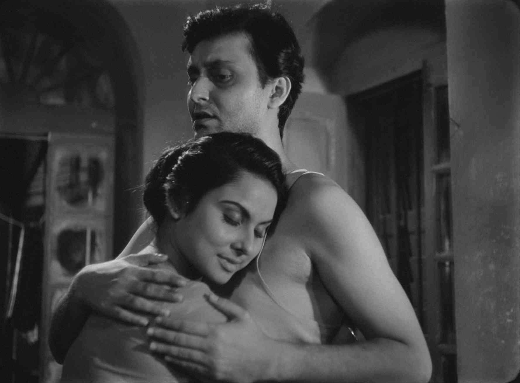 Soumitra Chatterjee and Madhabi Mukherjee in Kapurush (1965)