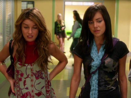 Still of Shenae Grimes-Beech and Jessica Stroup in 90210 (2008)