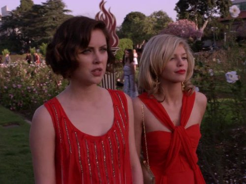 Still of AnnaLynne McCord and Jessica Stroup in 90210 (2008)