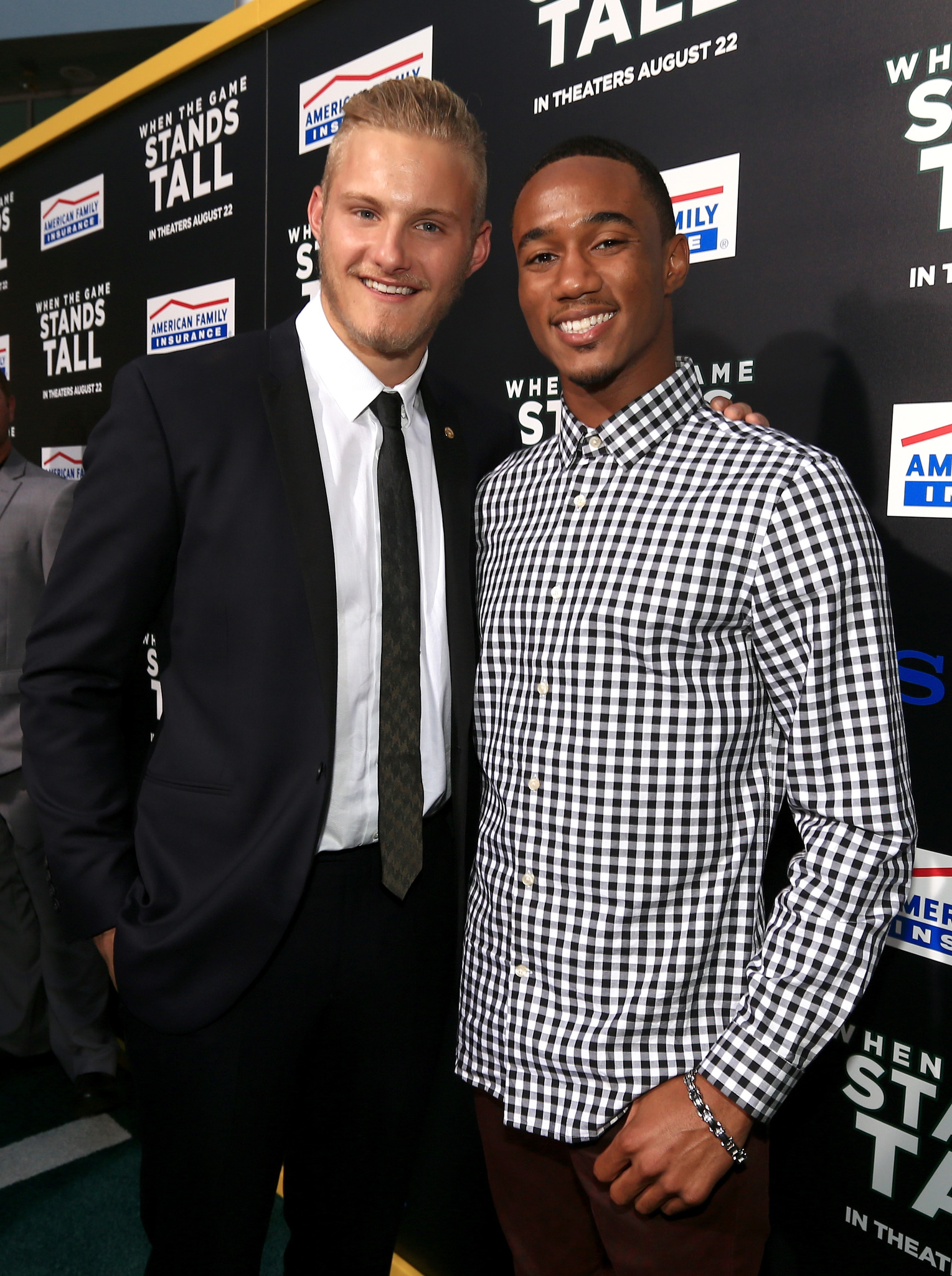 Alexander Ludwig and Jessie Usher at event of When the Game Stands Tall (2014)