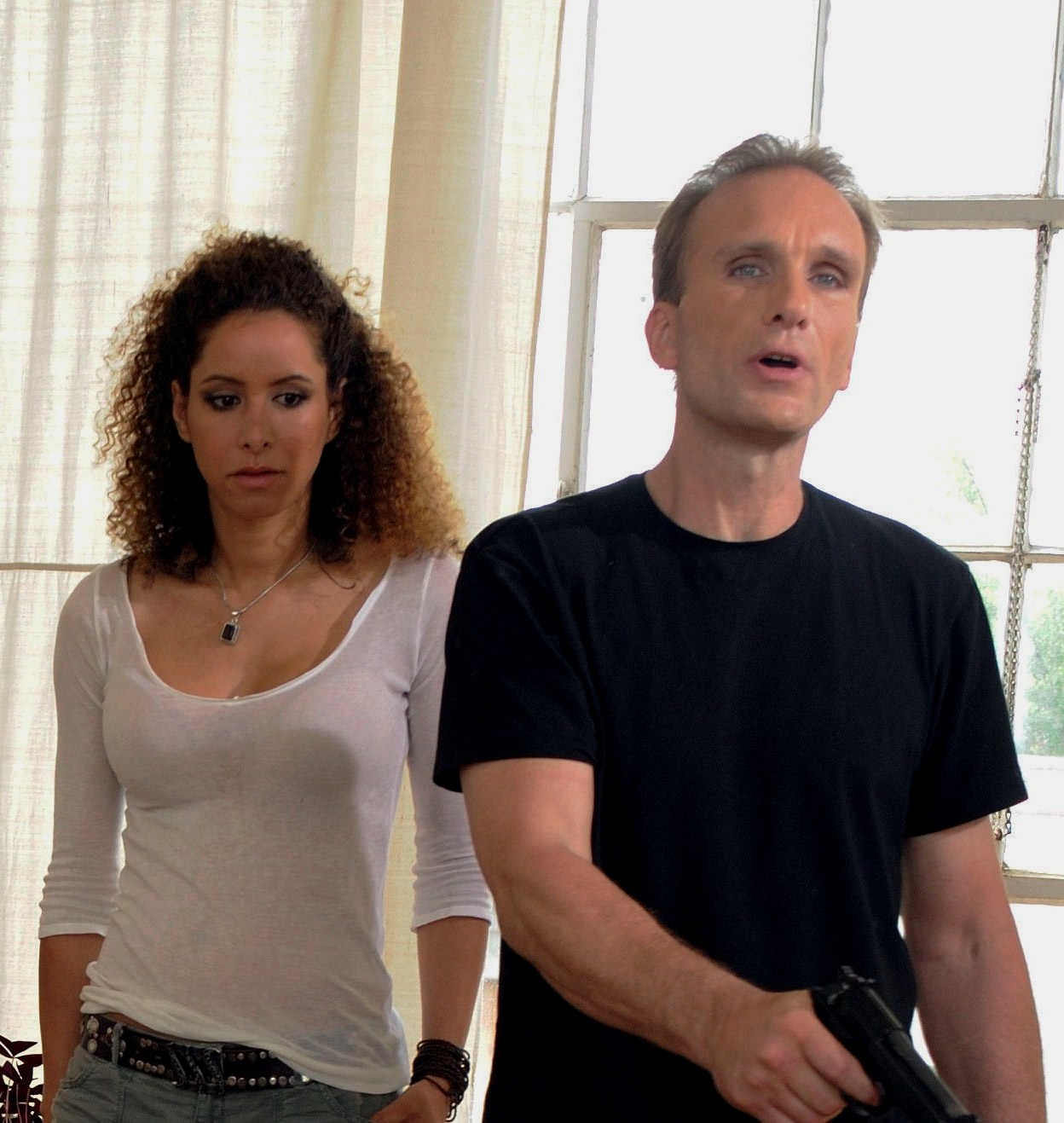 Peter-Greene-Yvonne-Maria Schaefer-Keep-your-enemies-closer Schauspieler Peter Greene und Yvonne Schäfer bei den Dreharbeiten zu Keep your enemies Closer