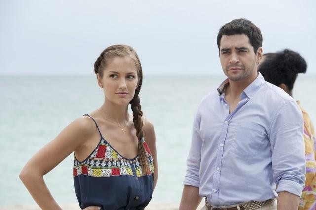 Still of Minka Kelly and Ramon Rodriguez in Charlie's Angels (2011)