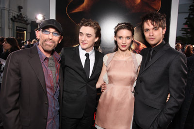 Thomas Dekker, Jackie Earle Haley, Kyle Gallner and Rooney Mara at event of Kosmaras Guobu gatveje (2010)