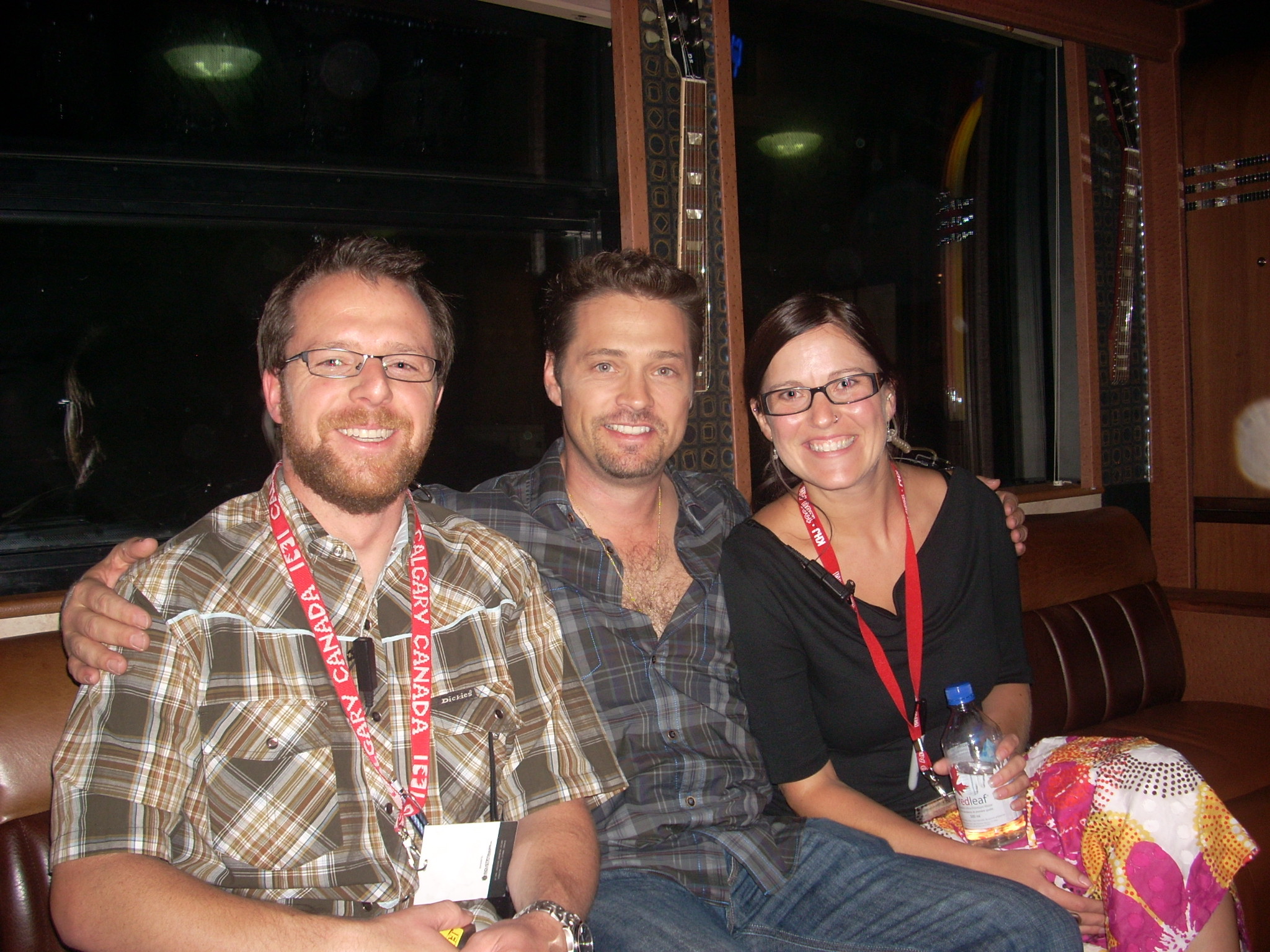 Gary Lorimer, Jason Priestley, Melissa Smith. Backstage at the Canadian Country Music Awards in Vancouver, B.C., Canada (Sept. 2009)