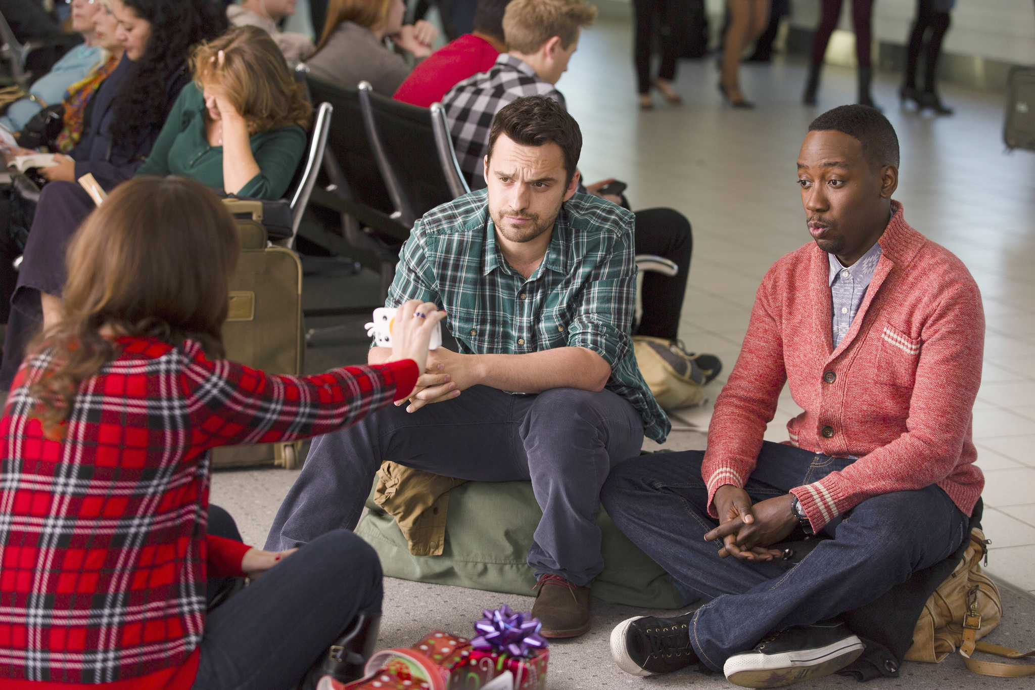 Still of Zooey Deschanel, Jennifer Clasen, Lamorne Morris and Jake Johnson in New Girl (2011)