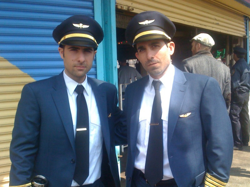 Larry Nuñez and Jason Schwartzman on the set of Bored to Death.