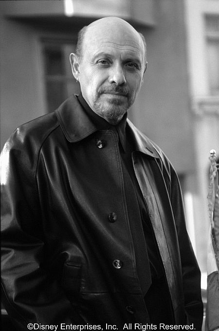 Hector Elizondo in The Princess Diaries (2001)