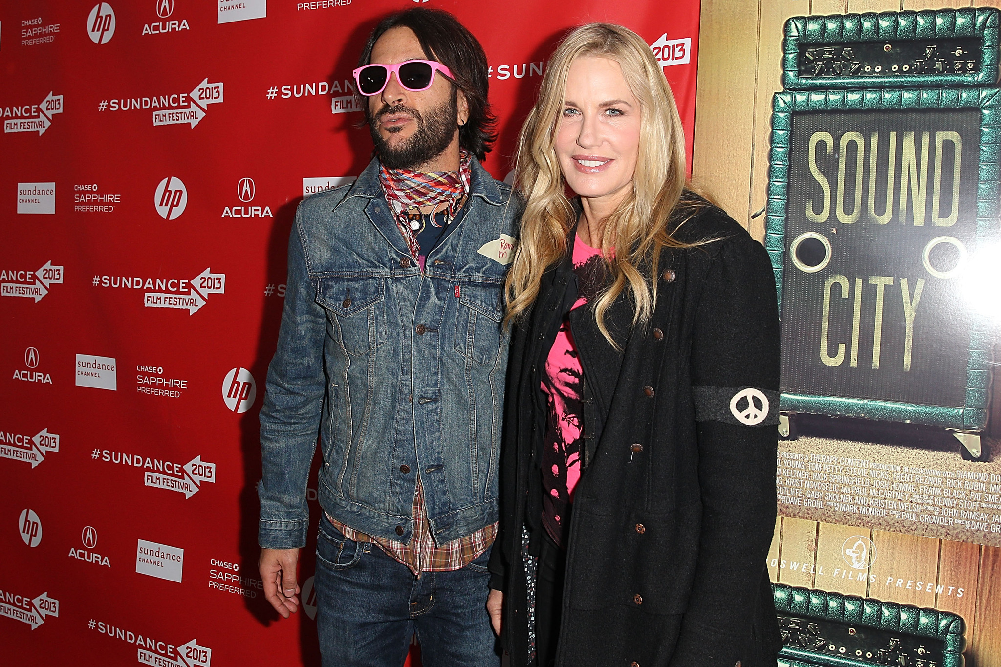 Daryl Hannah and Rami Jaffee at event of Sound City (2013)