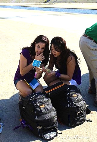 Still of Tiffany Michelle and Maria Ho on The Amazing Race (2009).