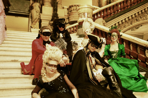 Still of Kirsten Dunst, Jason Schwartzman, Rose Byrne, Sebastian Armesto, Mary Nighy and Al Weaver in Marie Antoinette (2006)