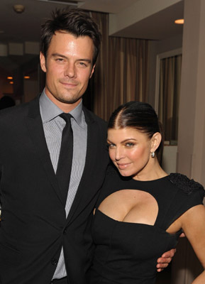 Fergie and Josh Duhamel at event of Nine (2009)