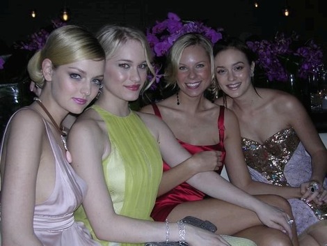 Lydia Hearst, Leven Rambin, guest, Leighton Meester