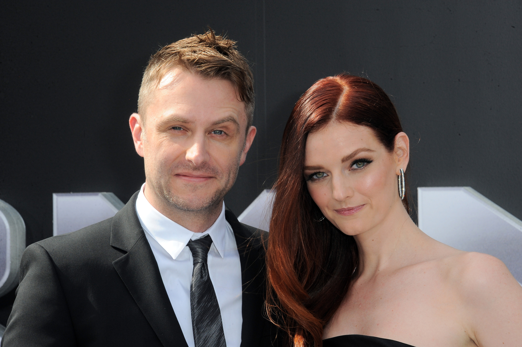 Chris Hardwick and Lydia Hearst at event of Terminator Genisys (2015)