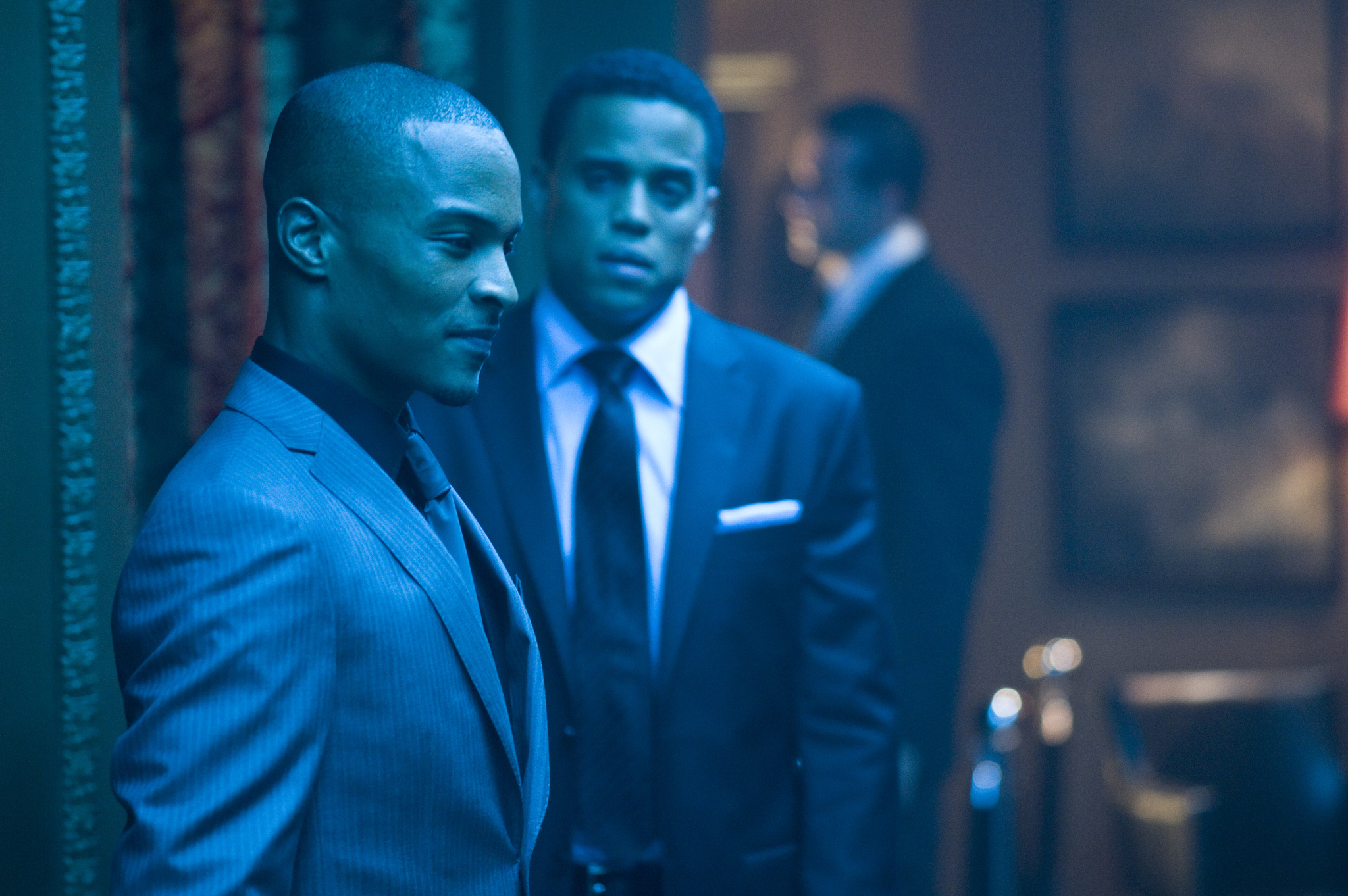Still of Michael Ealy and T.I. in Takers (2010)