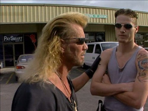 Still of Justin Bihag and Duane 'Dog' Chapman in Dog the Bounty Hunter (2003)