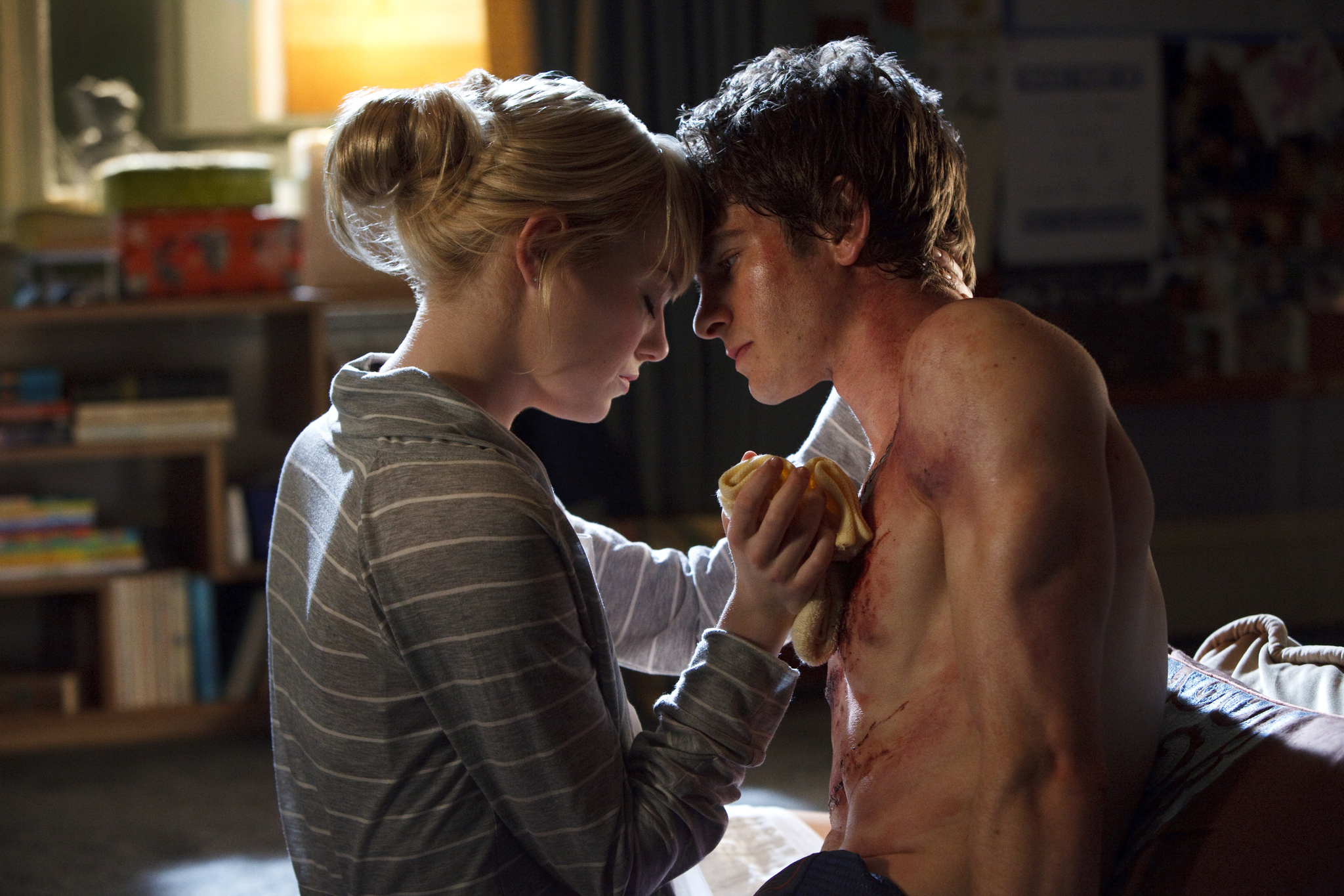 Still of Emma Stone and Andrew Garfield in Nepaprastas Zmogus-Voras (2012)