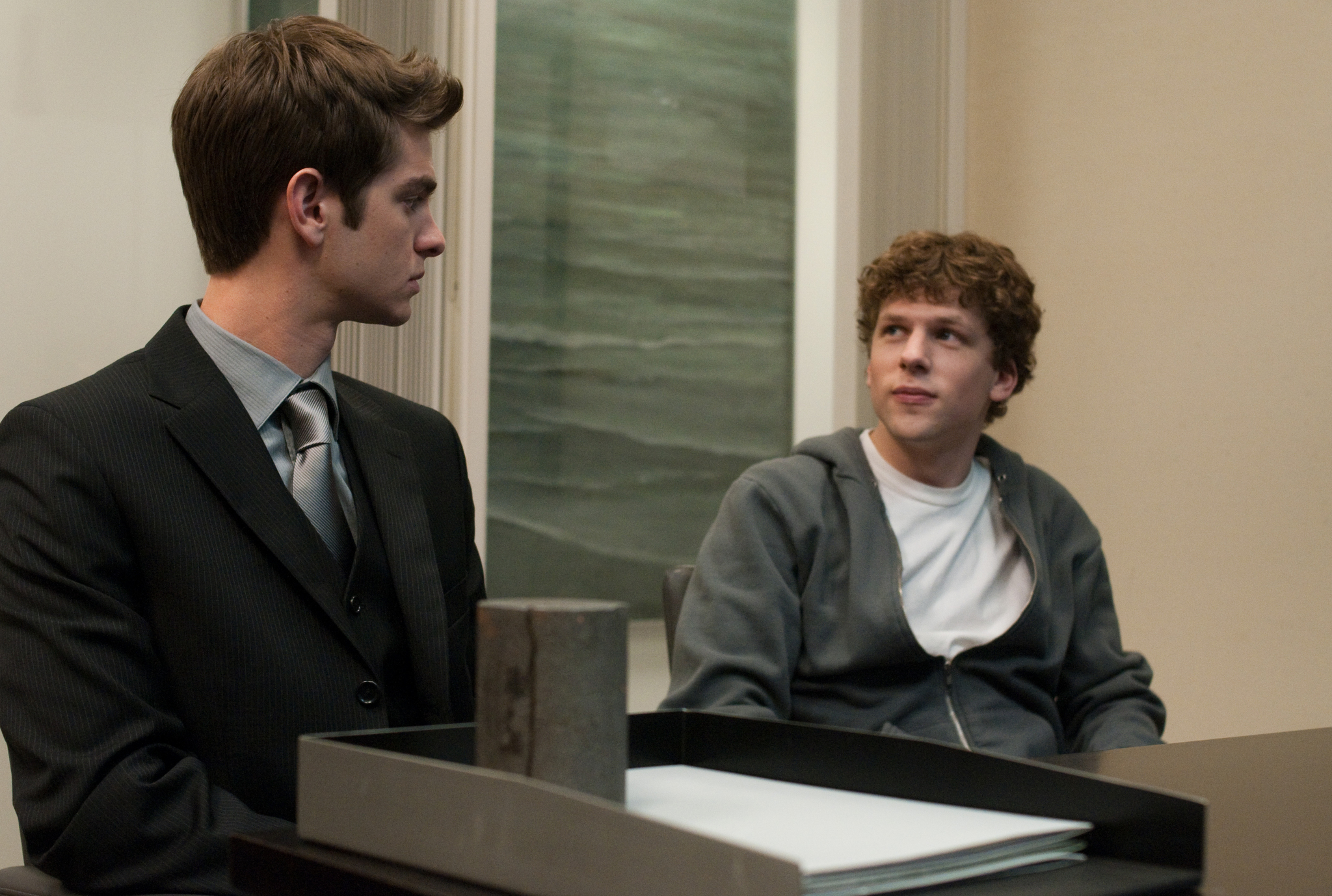 Still of Jesse Eisenberg and Andrew Garfield in The Social Network (2010)